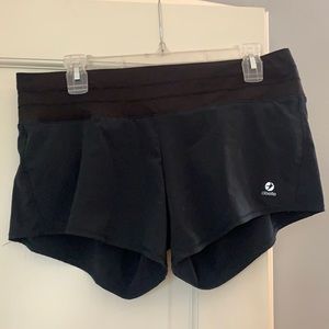 Oiselle Black Toolbelt Roga Shorts size 6